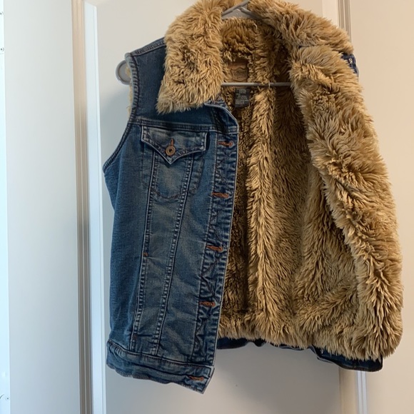 Fur vest - Picture 2 of 3